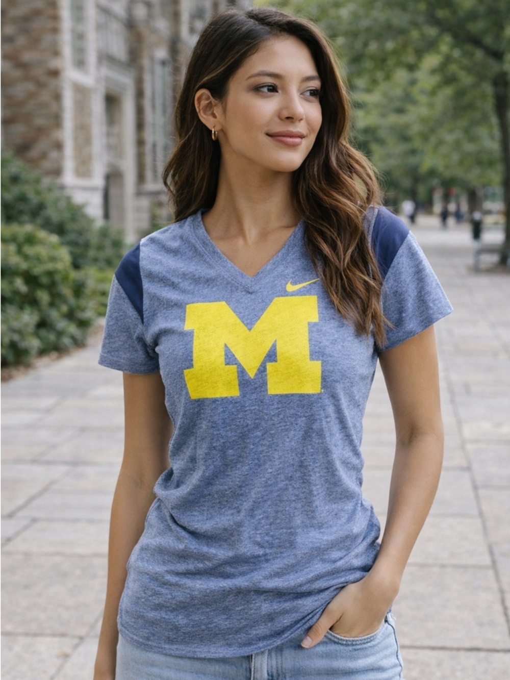 Nike Michigan Wolverines Women’s T-Shirt Blue Yellow Logo Size XS NWT